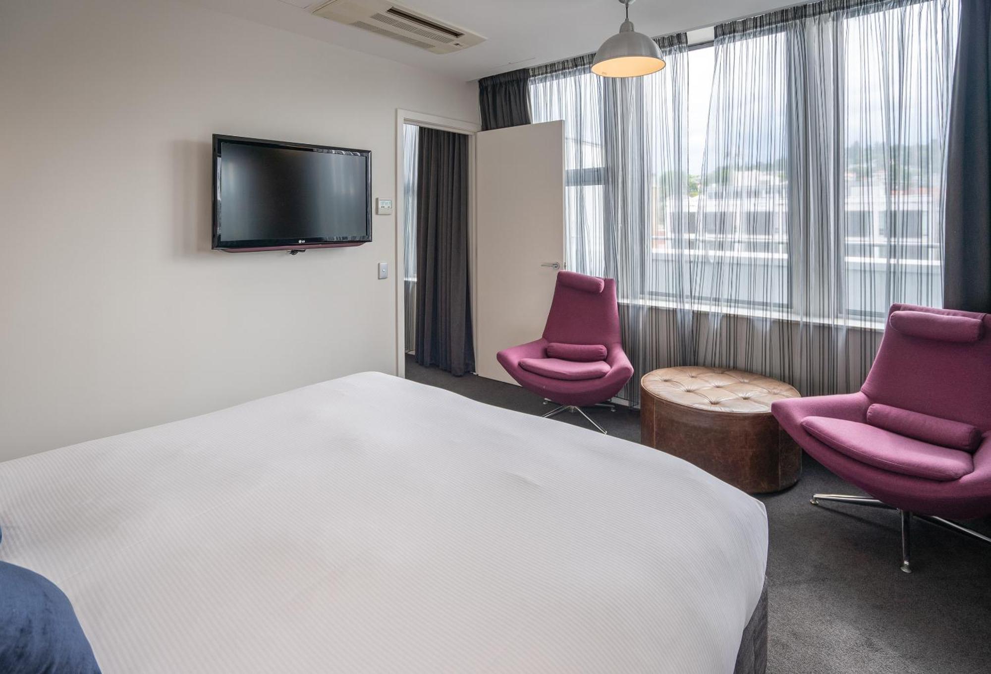 Executive One-Bedroom Suite,1212996967:JPEG