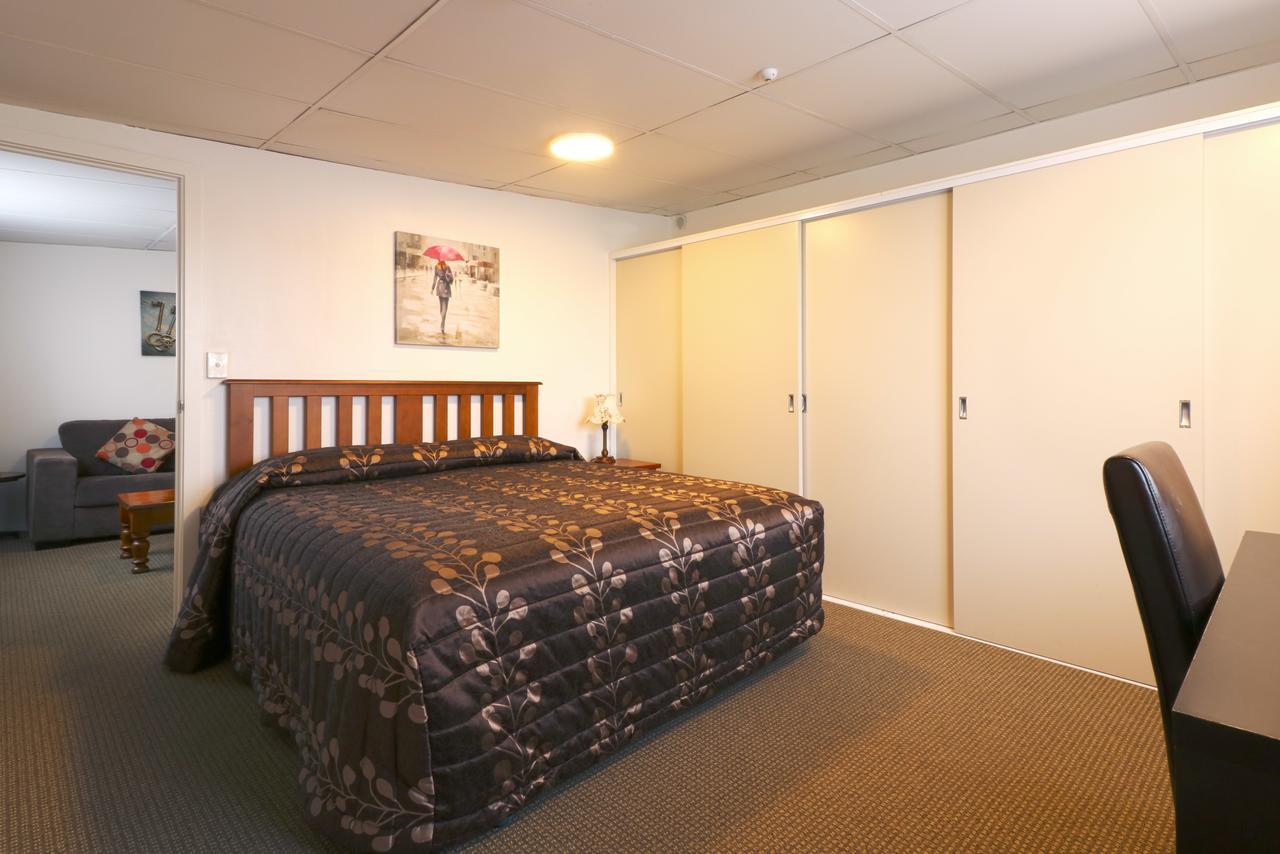 Two-Bedroom Apartment,1213058404:JPEG